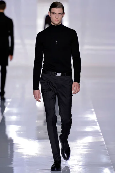 Look 12